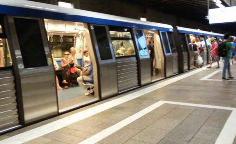  Panică la metroul din București. Un bărbat a decedat la Unirii
